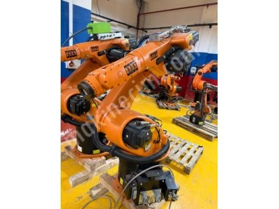 Kuka Robot Kr30 Krc4 2014 Model Erişim Kapasitesi:2000Mm  Taşıma Kapasitesi: 30Kg