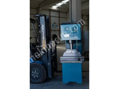 Hydraulic C Press / Özkrom Ch-30 / 30 Tons