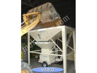 700 Universal Hammer Mill