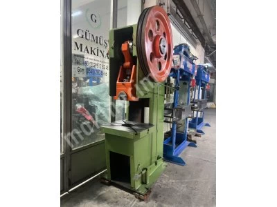 40 Ton Çelik Gövde Geniş Ara Mesafe Eksantrik Pres Temiz