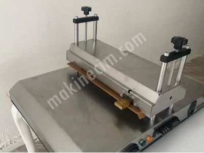 Cosmetic Cellophane Wrapping Machine