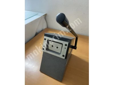 Plastic Card Cutting Machine