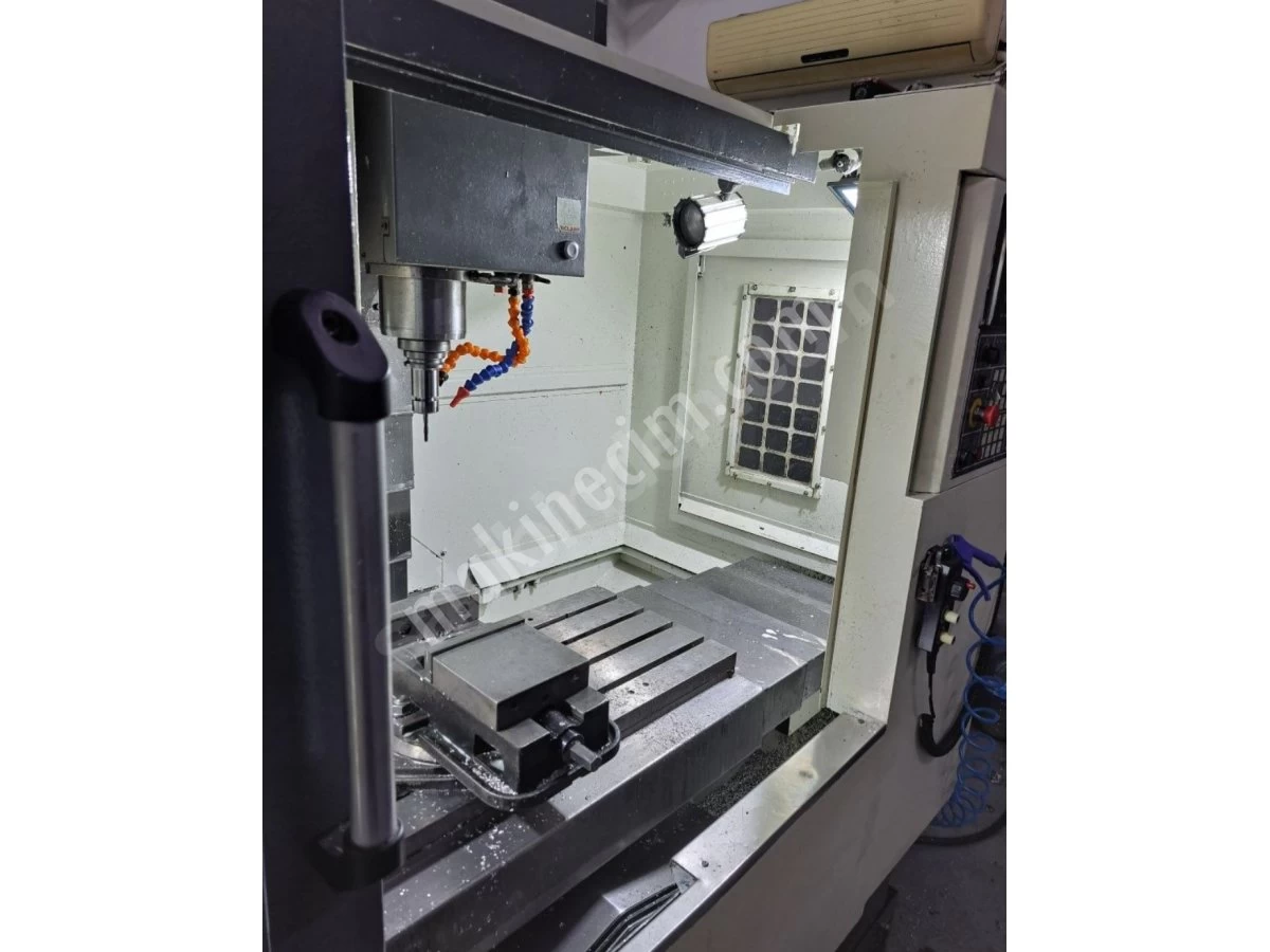 Akira Seiki Vf3 Mitsubishi M70 Cnc Dik İşleme Merkezi - Satılık