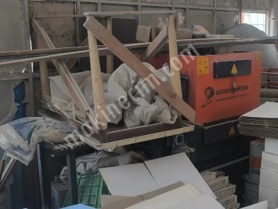 Almost New Semi-Automatic Shrink Machine