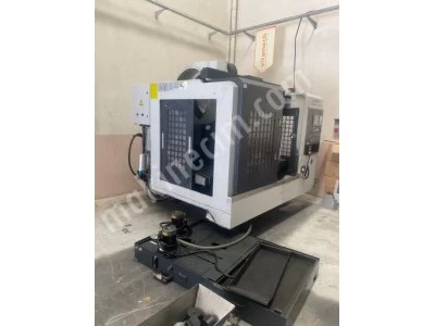Feeler Marka Cnc Dikey İşleme Merkezi 2013 Model