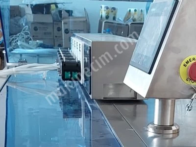 Yüksek Kaliteli Otomatik 0,3Ml / İ200Ml Sıvı Plastik Ampul Paketleme Makinası