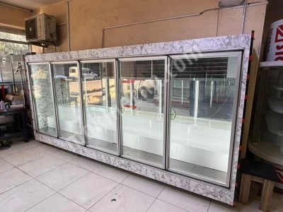 Çiçek Dolabı