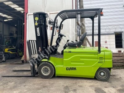 İstanbul Kısa-Uzun Vade Clark Marka 3 Ton Kiralık Forklift