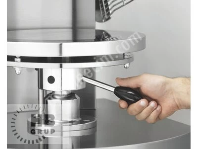 Kolay Kullanımlı Pizza Hamuru Açma Presi