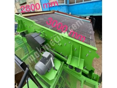 Mobile Stone and Soil Screening Machine