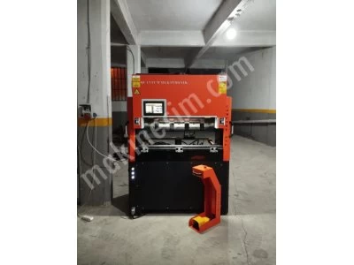 Tek Piston 1230*2 Axis 30 Ton Abkant