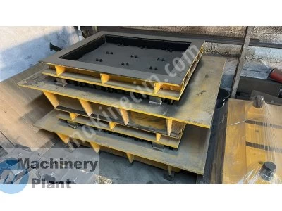 Urgent Sale Concrete Paver Block Machine 25 Cavity
