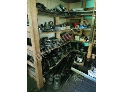 4 Units Sulzer P7100 + 1 Unit Pu Staubli Loom With Extensive Spare Parts Stock