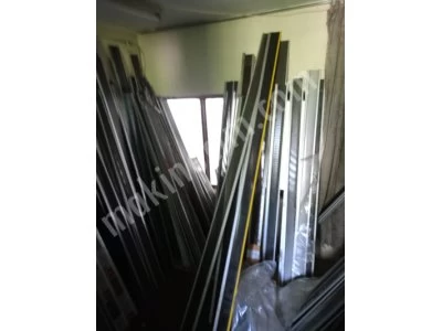 4 Units Sulzer P7100 + 1 Unit Pu Staubli Loom With Extensive Spare Parts Stock