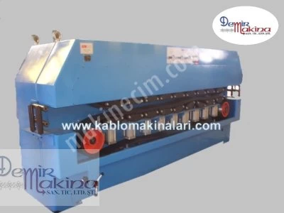 Powerful Belt Tractor For Wick Production