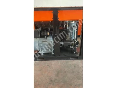 30 Hp (22 Kw) İnvertörlü-Asenkron Motorlu Vidalı Sıfır Kompresör Seti (1000 Lt Tank+ Kurutucu Dahil