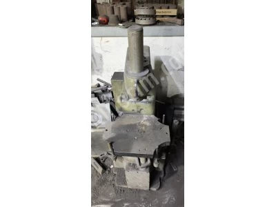 2 Units Clay Sand Jolt Squeeze Molding Machine For Foundry