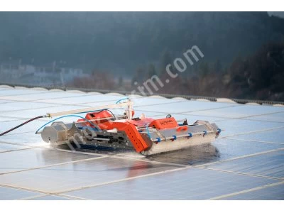 Solar Enerji Santrali Temizlik Robotu