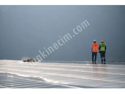 Endüstriyel Güneş Paneli Yıkama Makinesi