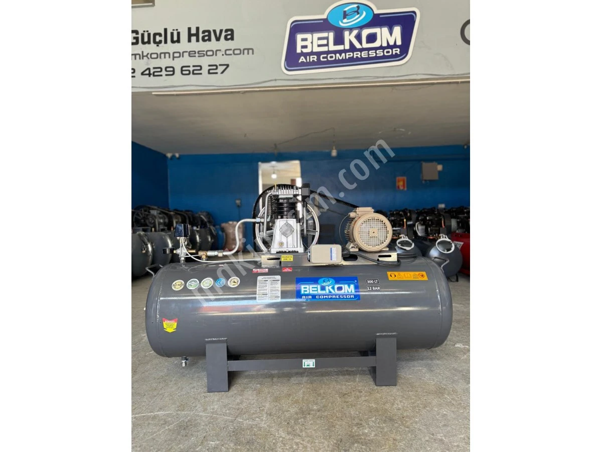 300 Lt 12 Bar Trifaze, 4900 İtalyan Abac Kafalı, 4 Hp Volt Marka Motorlu, Panolu Kompresör