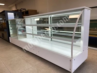 Lokum,Şekerleme,Helva ve Kuru Pasta Teşhir Vitrini