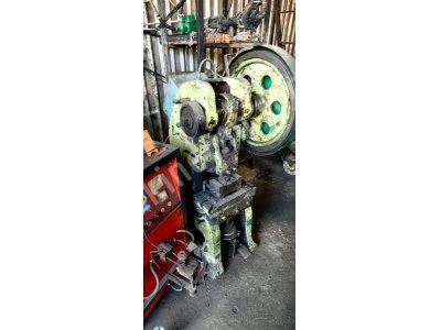 30 Ton Döküm Gövde Eksantrik Pres