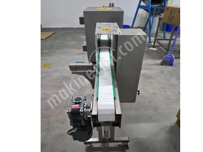 Endüstriyel Metal Dedektörü Akdağ Otomatik Ayırma Pistonlu (220V - 25X15 Cm)