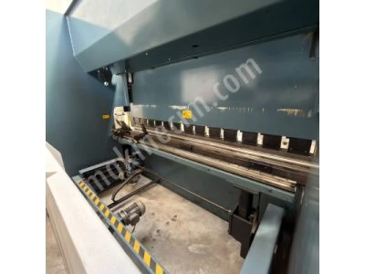 Durmazlar Marka 3 Metre 135 Ton 4 Eksen Cnc Abkant Pres