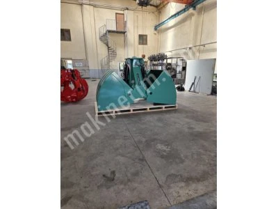 Hydraulic Two-Jaw Material Handling Attachment