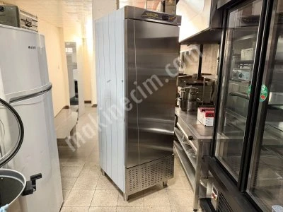 Ndustrio Dik Tip Pastane Derin Dondurucu Dolabı
