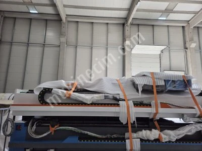 3 Kw Fiber Lazer Kesim Makinası Tabla 1500X3000 Superstar Türk