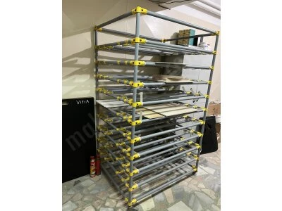 Tekerlekli Metal Raf