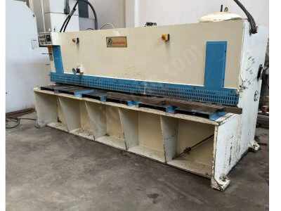 Durmazlar Marka 3100 X 6Mm Hidrolik Giyotin Makas 1996 Model