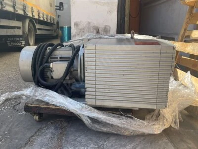 Yağlı Vakum Pompası Becker