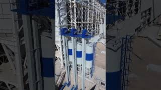 Dikey Taşıyıcı Kovalı Elevatör Sistemleri – Yüksek Kapasiteli Endüstriyel Elevatör