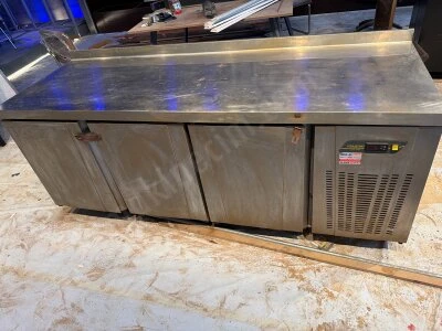 3 Kapılı Ndustrio Sanayi Tipi Soğutucu Dolap – Çalışır Durumda