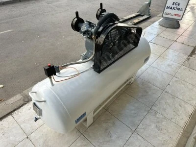 Sıfır 500 Litre 5.5 Hp Motorlu Çift Kafalı Kompresör İthal