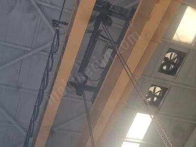 Acil Satılık 18 Metre Köprü Genişliği 2×2 Ton Çift Motor Çift Kiriş Tavan Vinci