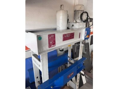 30 Tonluk Atölye Presi