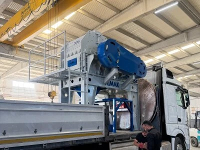 Yüksek Kapasiteli Çekiçli Kırıcı – Maden, Taş ve Kireç Tipi Sekonder Kırma Makinesi