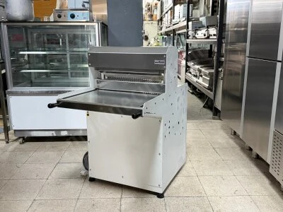 Ekmek Dilimleme Makinesi