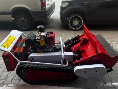 Uzaktan Kumandalı Yabani Ot Biçme Robotu 60 Bıçaklı Paletli 16Hp