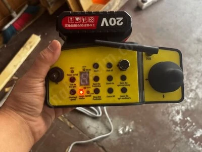 Uzaktan Kumandalı Yabani Ot Biçme Robotu 60 Bıçaklı Paletli 16Hp