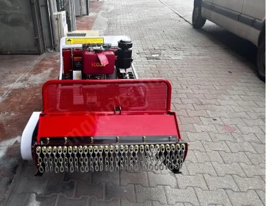 Uzaktan Kumandalı Yabani Ot Biçme Robotu 60 Bıçaklı Paletli 16Hp