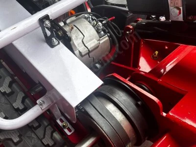 Uzaktan Kumandalı Yabani Ot Biçme Robotu 60 Bıçaklı Paletli 16Hp