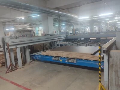 Emsalsiz Temizlikte: 43.412 Saatte, Tek Vardiya Holzma Hpl 11/43/22 Asansörlü Ebatlama