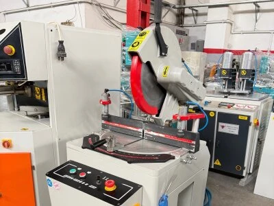 2025 Model Alüminyum Üstten Profil Kesim 400 Lük 380 Volt Soğutmalı