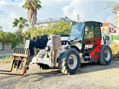 3600 Saatte Temiz Kullanılmıs Mst 1842 Telehandler