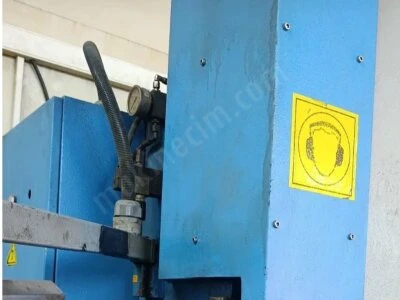 Elmalı Cn 60 Ton 2500 Mm Cnc Abkant Pres