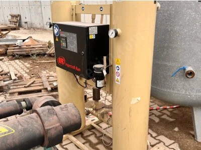 İngersoll Rand 37 Kw Vidalı Kompresör + Hava Kurutucu + 2.000 Litre Hava Tankı